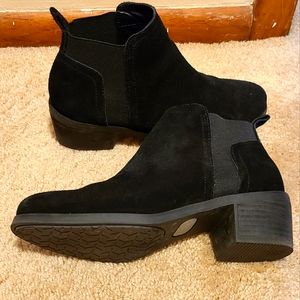 Size 6 Black ankle boots